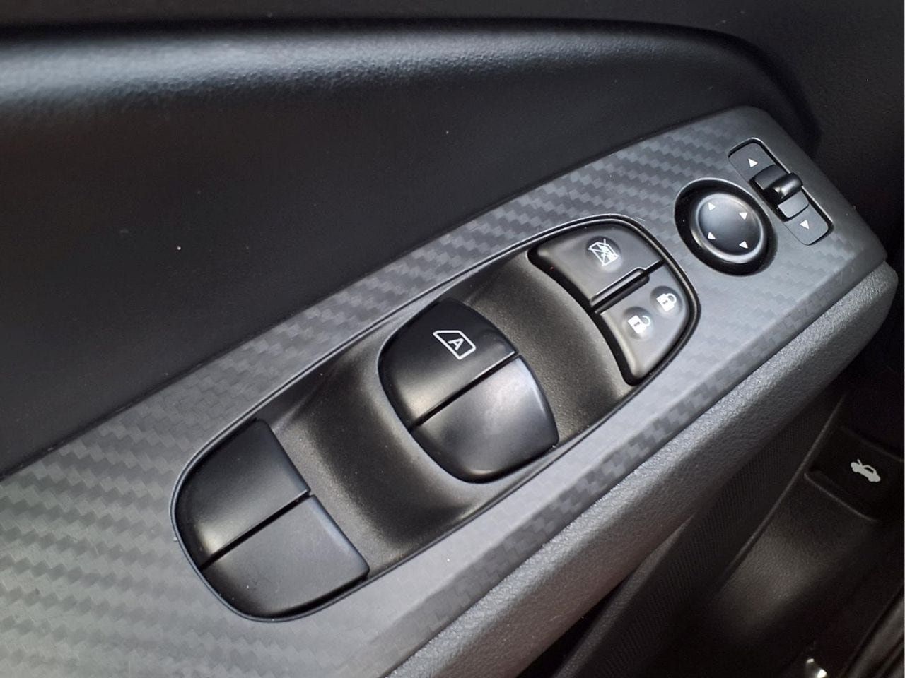 Used 2024 Nissan Altima 2.5 SV FWD image 23