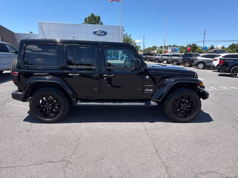 Used 2024 Jeep Wrangler Unlimited Sahara w/ Safety Group AWD/4WD image 2