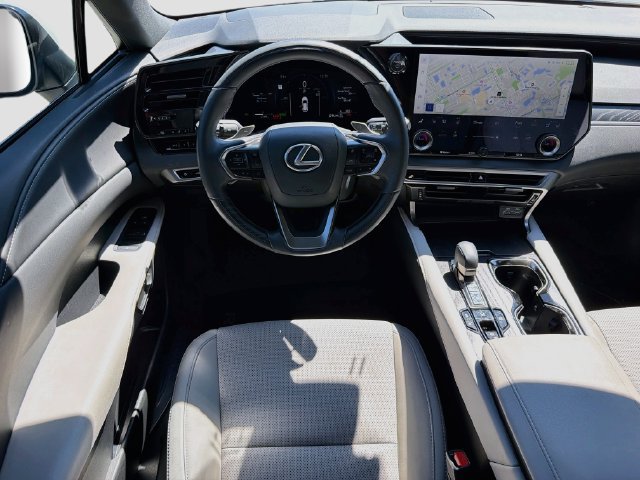 Used 2025 Lexus RX 350h w/ Accessory Package AWD/4WD image 18