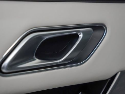 Used 2022 Land Rover Range Rover Velar R-Dynamic S image 21