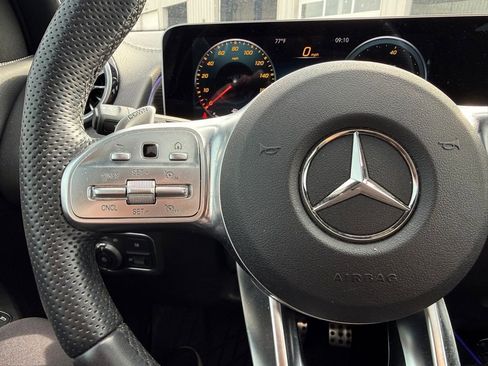 Used 2021 Mercedes-Benz GLB 35 AMG 4MATIC image 13