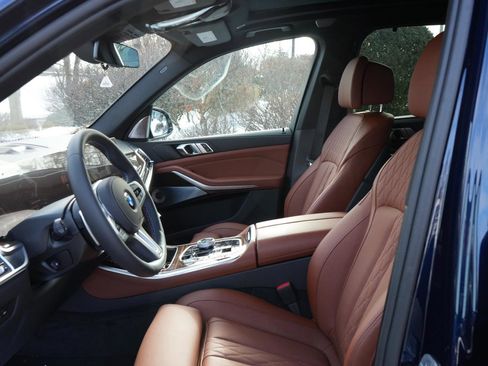 New 2026 BMW X5 M60i image 2