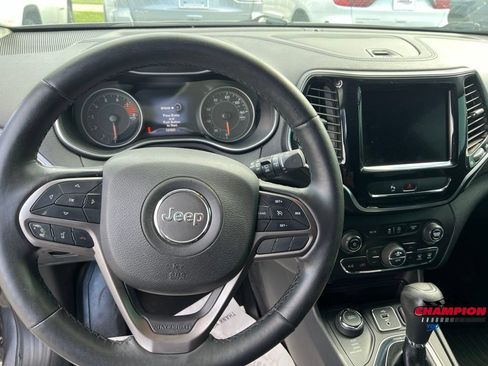 Used 2019 Jeep Cherokee Limited AWD/4WD image 23