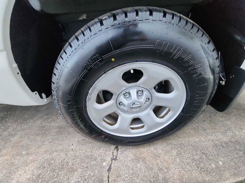 Used 2021 Nissan Titan S w/ S Utility Package image 10