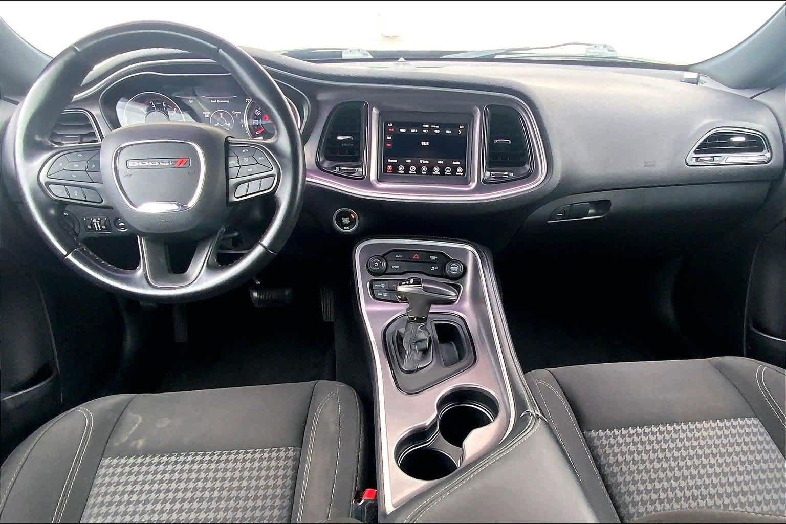 Used 2021 Dodge Challenger SXT RWD image 10