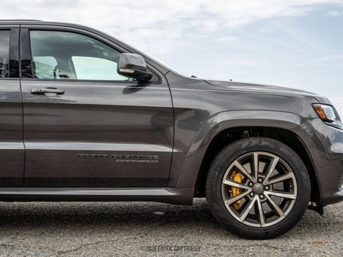 Used 2018 Jeep Grand Cherokee Trackhawk AWD/4WD image 11