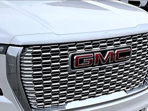 Used 2023 GMC Yukon Denali image 34