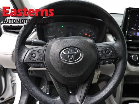 Used 2024 Toyota Corolla Cross L AWD/4WD image 10