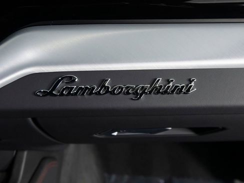 Used 2024 Lamborghini Urus S AWD/4WD image 33