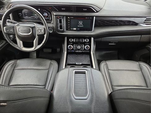 Used 2022 GMC Yukon Denali RWD image 12