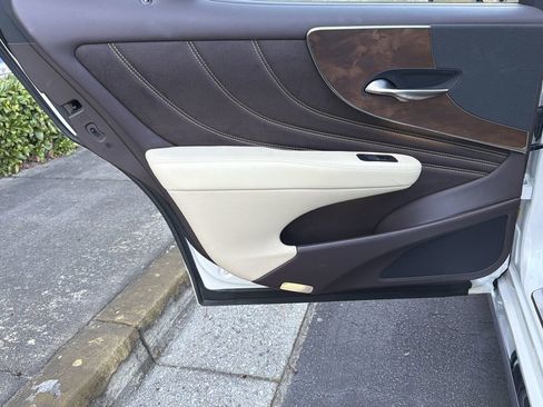 Used 2018 Lexus LS 500 w/ Accessory Package (Z2) image 27