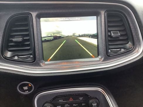 Used 2017 Dodge Challenger R/T Scat Pack w/ Leather Interior Group image 26