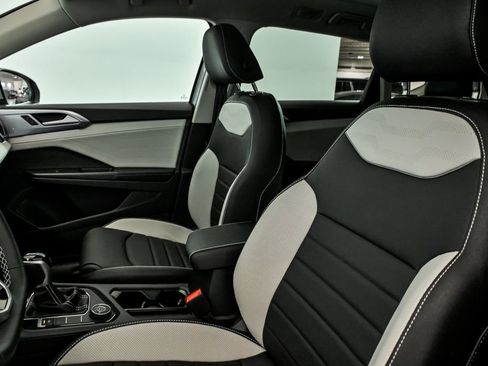 New 2026 Volkswagen Taos SEL AWD/4WD image 7