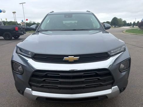 Used 2021 Chevrolet TrailBlazer LT w/ Premium Seating Package AWD/4WD image 2
