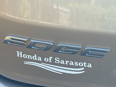 Used 2020 Ford Edge SE image 12