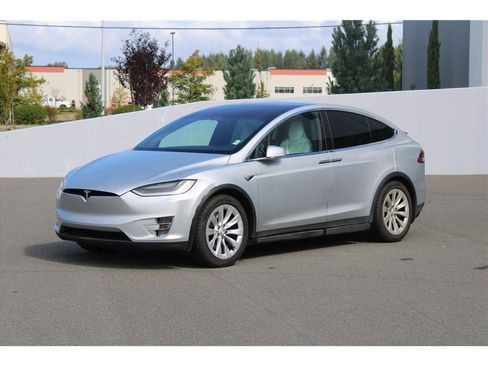 Used 2018 Tesla Model X 75D AWD/4WD image 1