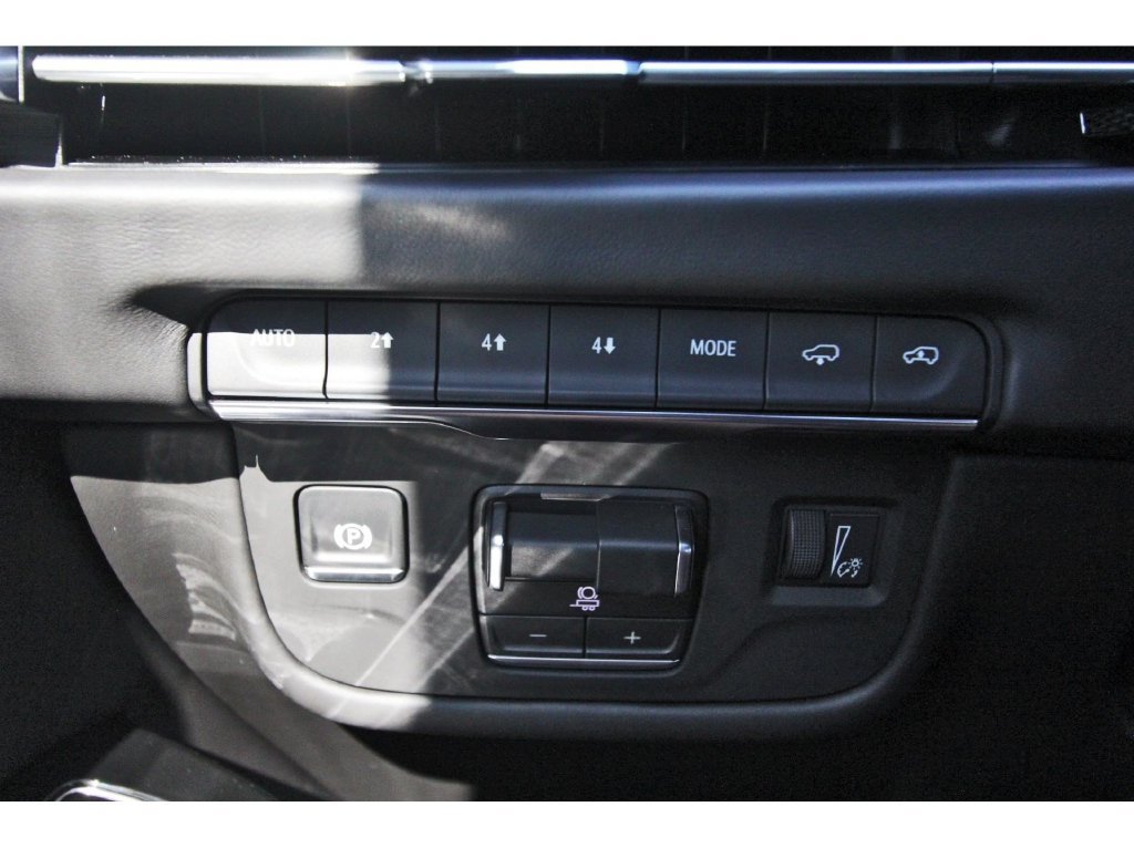 Certified 2026 Cadillac Escalade Platinum Sport w/ LPO, ONYX Package AWD/4WD image 20