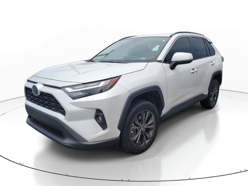 Used 2023 Toyota RAV4 XLE Premium AWD/4WD image 3