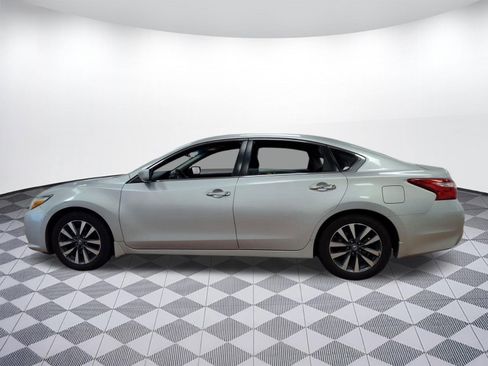 Used 2017 Nissan Altima 2.5 SV image 16