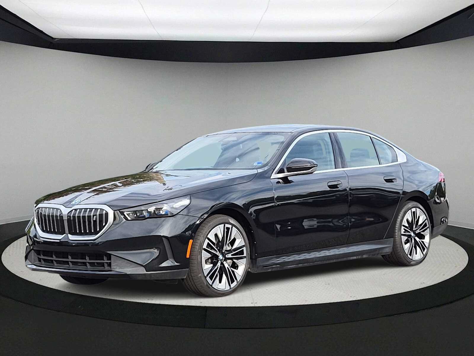 Used 2026 BMW i5 eDrive40 w/ Premium Package AWD/4WD image 4