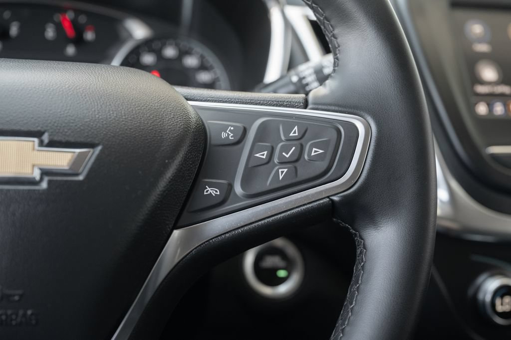 Used 2024 Chevrolet Equinox LT FWD image 24