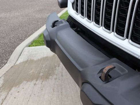 Used 2024 Jeep Wrangler Unlimited Sahara w/ Technology Group AWD/4WD image 7