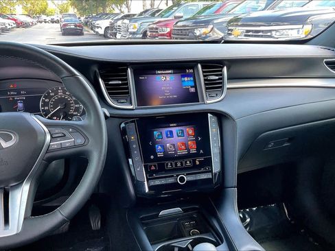 Used 2021 INFINITI QX50 Luxe w/ Appearance Package FWD image 9