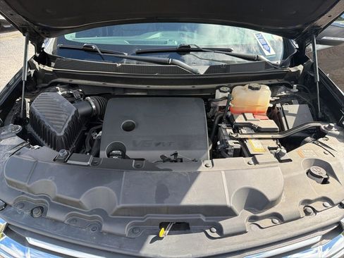 Used 2022 Chevrolet Traverse LT image 32