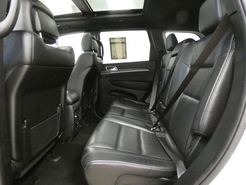 Used 2021 Jeep Grand Cherokee Limited AWD/4WD image 10