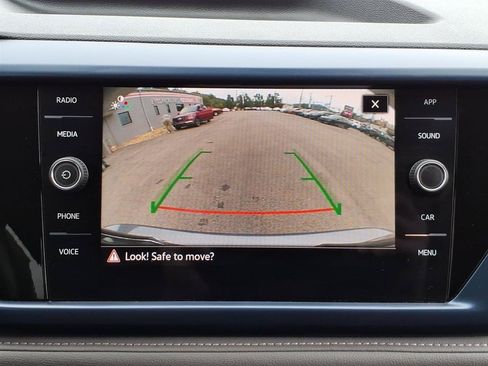 Used 2024 Volkswagen Taos SE FWD image 11