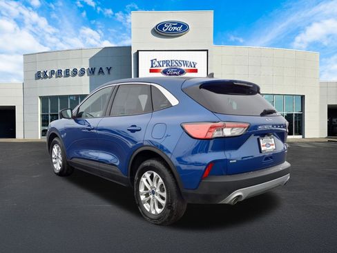 Used 2022 Ford Escape SE image 8