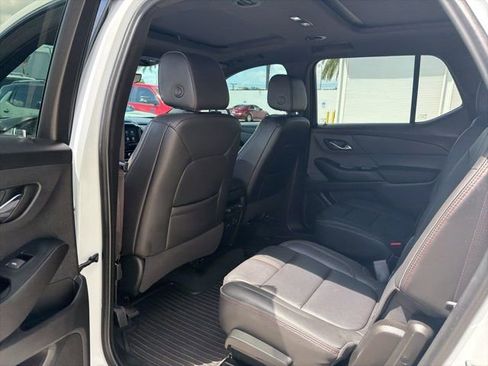 Used 2023 Chevrolet Traverse RS image 16