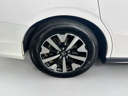 Used 2025 Honda Odyssey EX-L image 11