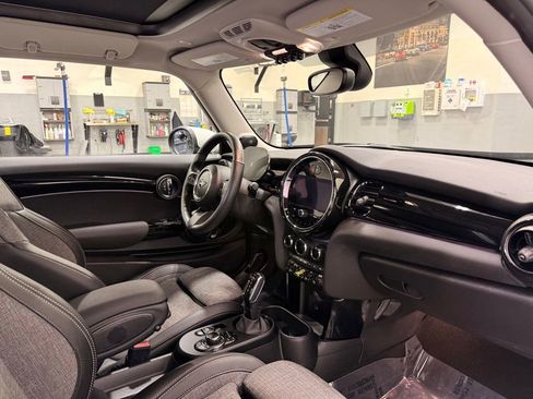 Certified 2022 MINI Cooper SE image 23