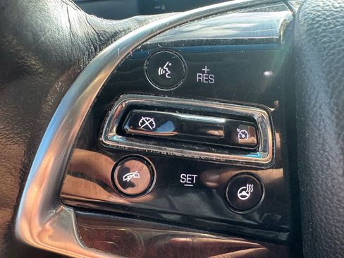 Used 2014 Cadillac XTS Luxury image 17