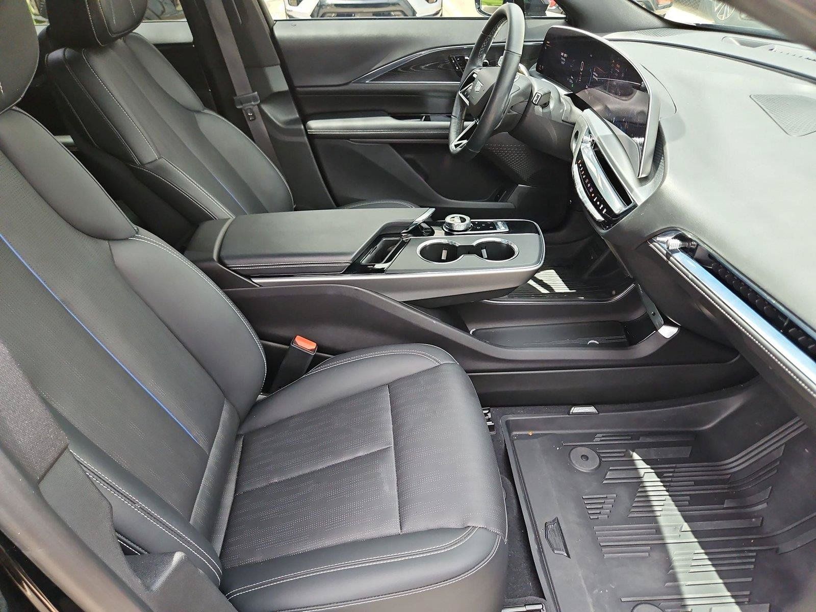 Certified 2024 Cadillac Lyriq Luxury RWD image 29