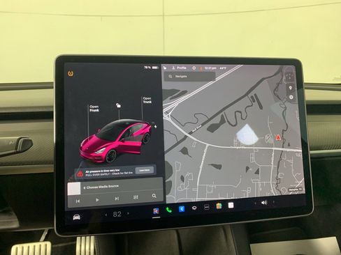 Used 2022 Tesla Model 3 Performance image 23
