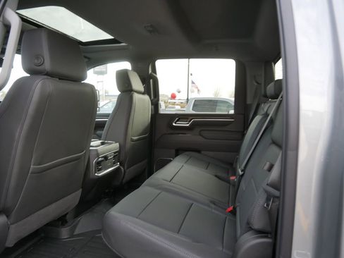 New 2026 GMC Sierra 2500 SLT w/ SLT Premium Package image 8