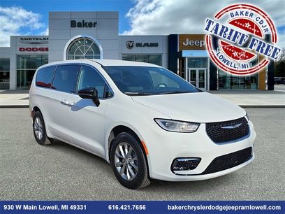 New 2026 Chrysler Pacifica Select