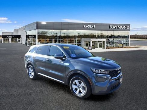 Certified 2023 Kia Sorento LX FWD image 10