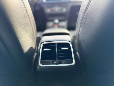 Used 2015 Audi Q3 2.0T Prestige w/ Prestige Package image 31