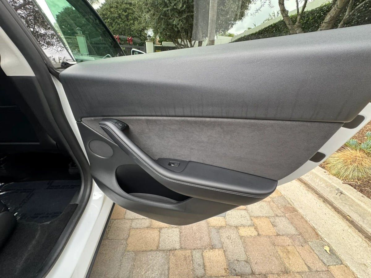 Used 2023 Tesla Model Y Long Range AWD/4WD image 27