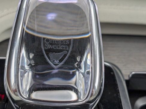 Used 2024 Volvo XC90 B6 Ultimate w/ Lounge Package image 30