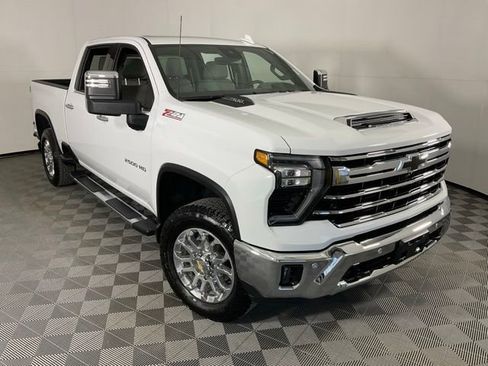 Used 2025 Chevrolet Silverado 2500 LTZ w/ LTZ Convenience Package image 50