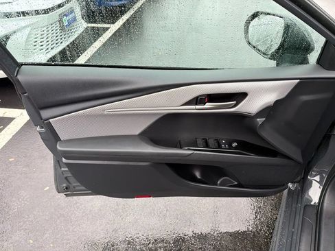 Used 2025 Toyota Camry SE w/ Convenience Package FWD image 21