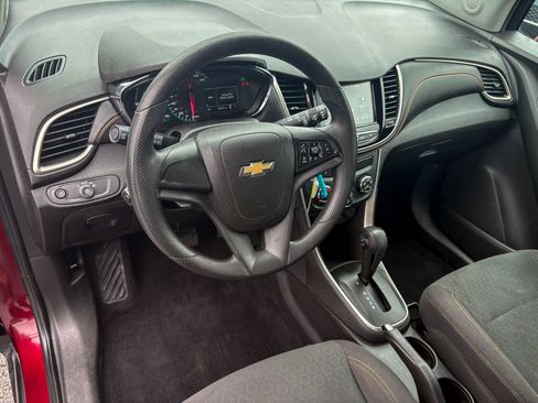 Used 2017 Chevrolet Trax LS FWD image 4