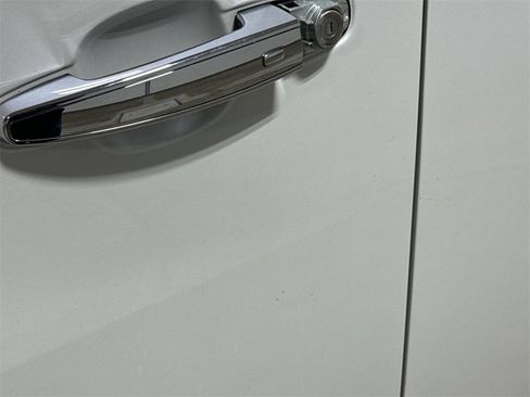 Used 2018 Chevrolet Traverse Premier w/ Driver Confidence II Package image 42