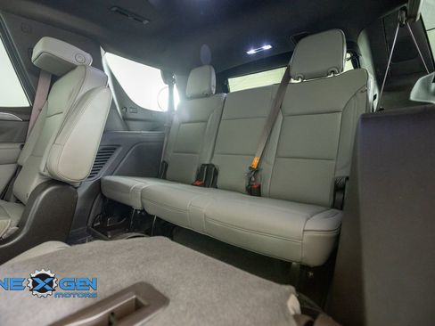 Used 2023 GMC Yukon SLT AWD/4WD image 26