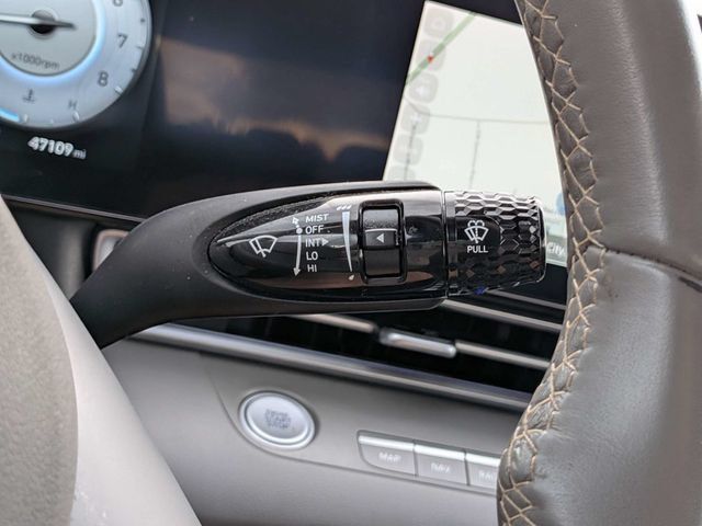 Used 2025 Hyundai Elantra SEL FWD image 30