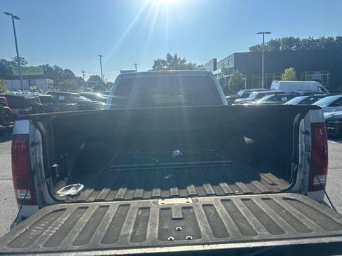 Used 2011 GMC Sierra 2500 SLE w/ SLE Preferred Package AWD/4WD image 5